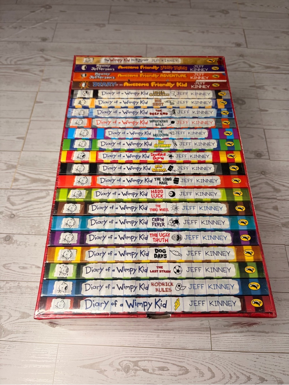 Diary of a Wimpy Kid Complete Hardcover Boxed Set - Multicolor